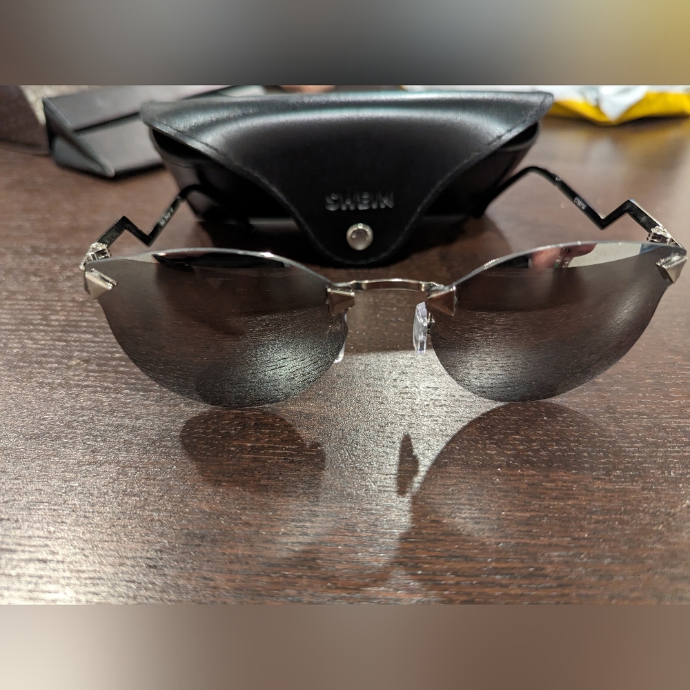 Sunglasses - Picture 7 of 7